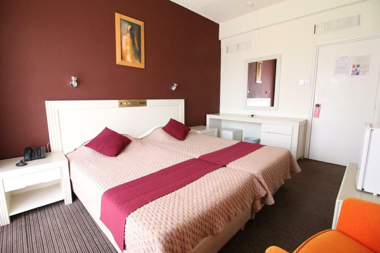 Kings Annex Aparthotel Paphos Kültér fotó